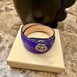 🎁Coach Legacy Double Wrap Turnlock Bracelet